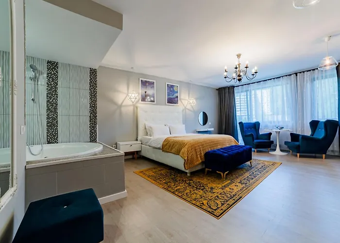 Romantic Jacuzzi Luxury Apartment