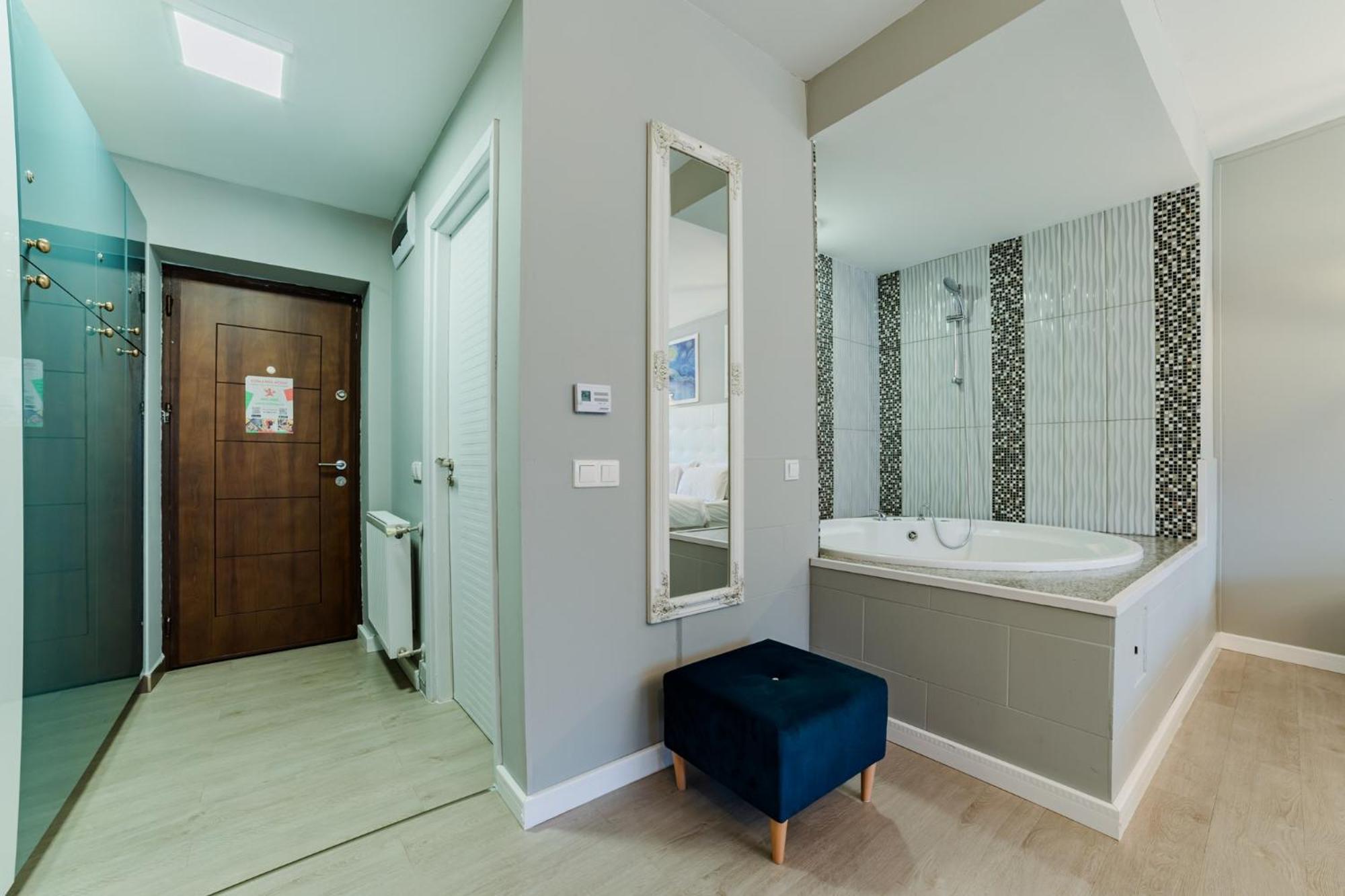Romantic Jacuzzi Luxury Apartment *